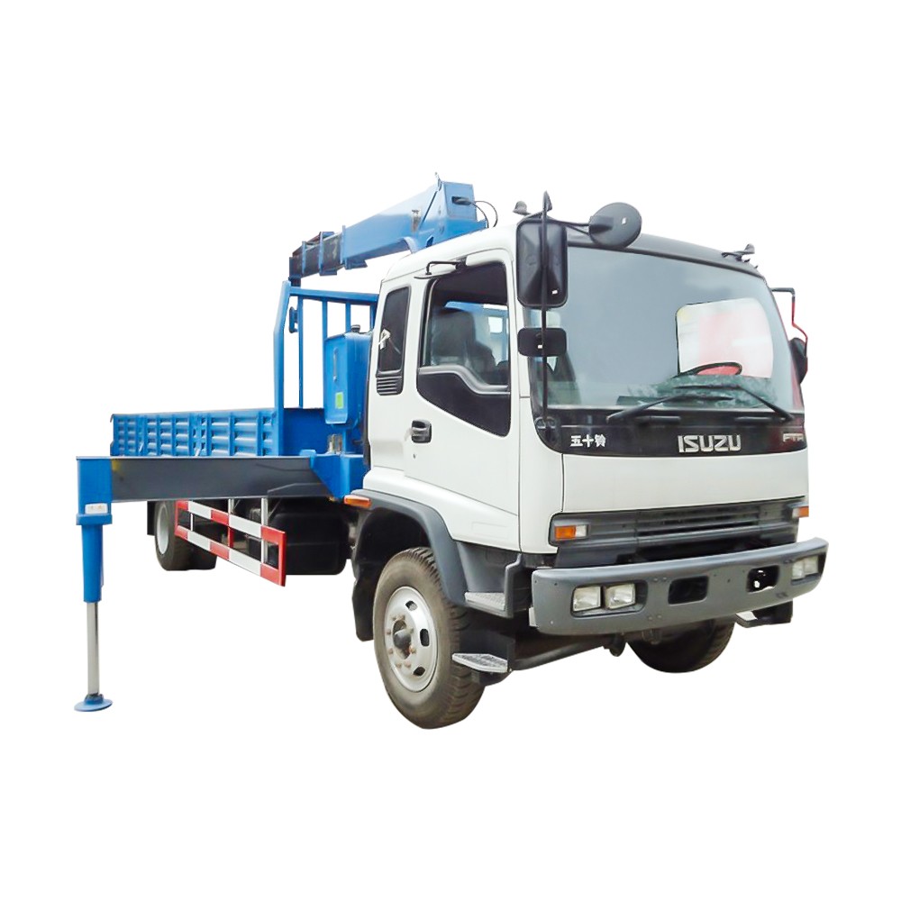 Camion a 6 ruote con gru
